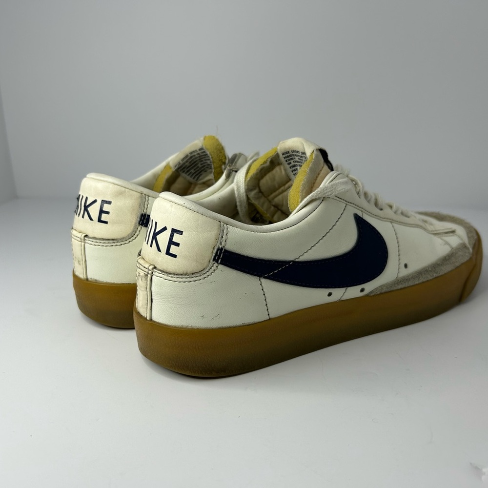 Nike White and Blue Sneakers with Gum Sole - Picture 2 of 7